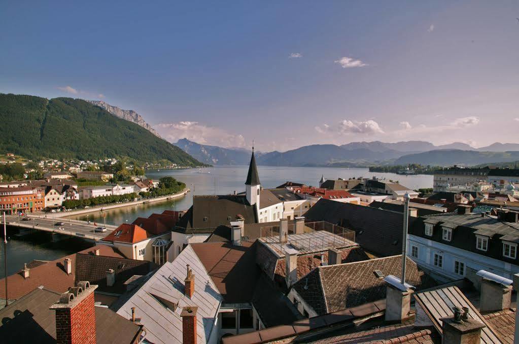 Keramikhotel Goldener Brunnen Gmunden Extérieur photo